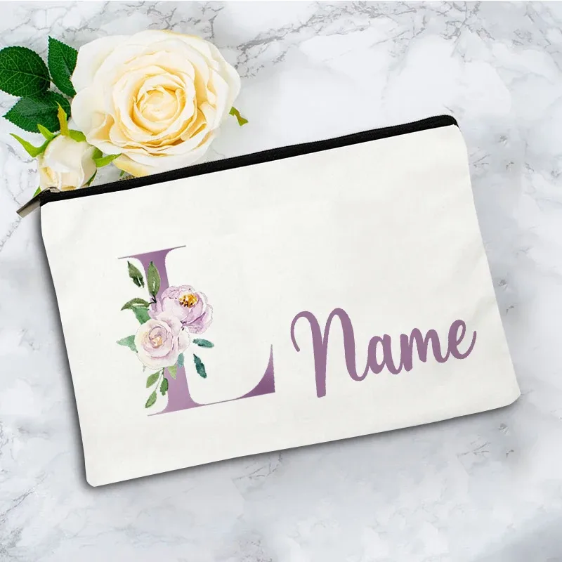 pochette de maquillage personnalisée violette à 26 motifs floraux, sac de toilette pour articles de voyage, cadeau de mariage ou d'anniversaire avec nom personnalisé