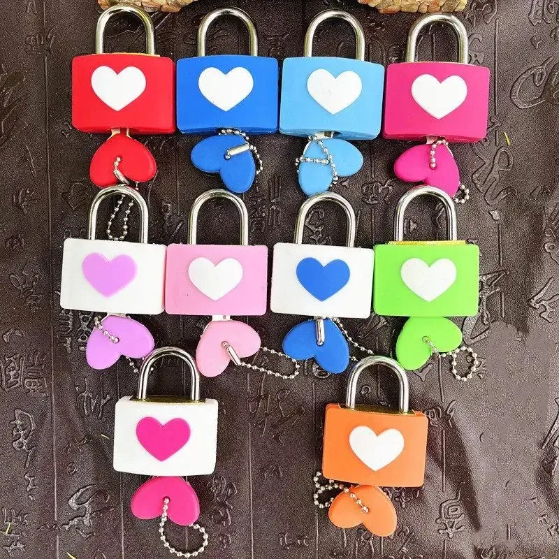 Cadenas Serrure TSA Métallique Forme Coeur Motif Chaînette Plastique Souple Usage Voyage Sécurité Objet Personnel Intimité Décoration Romantique Souvenirs Couple