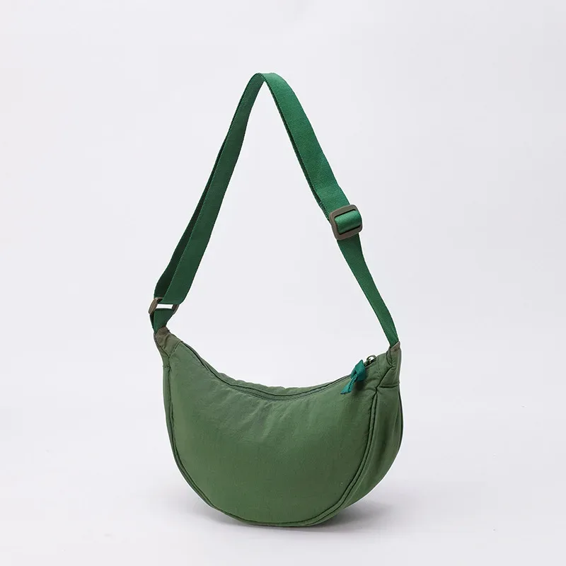 sac bandoulière polyvalent en nylon léger, durable et élégant, disponible en plus de 20 couleurs vibrantes pour un usage quotidien, les voyages et les sorties.