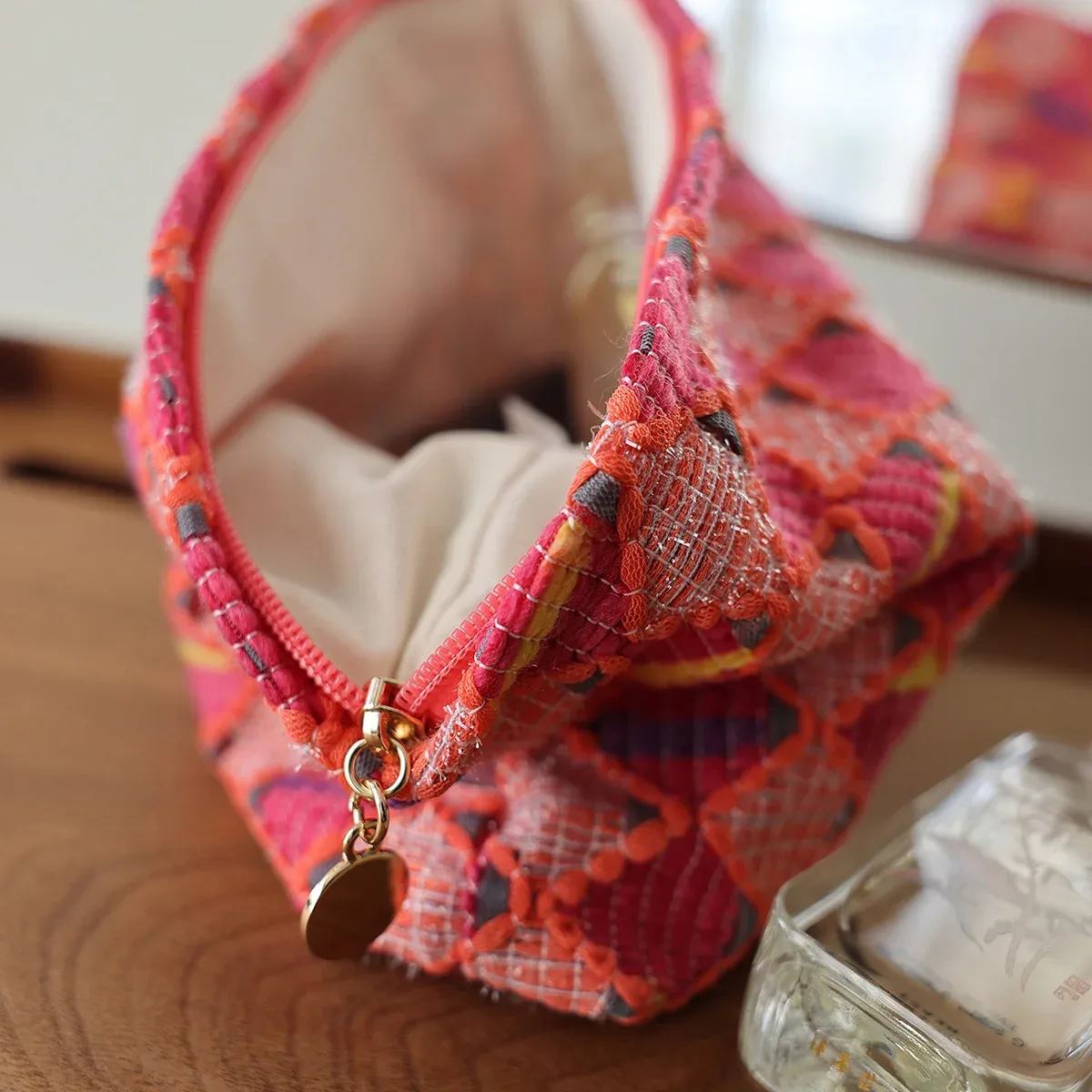 sac à cosmétiques à la mode avec grille de diamant rouge, grande capacité, fermeture éclair, cadeau d'anniversaire et de nouvel an, sac de rangement 600, trousse de toilette de voyage