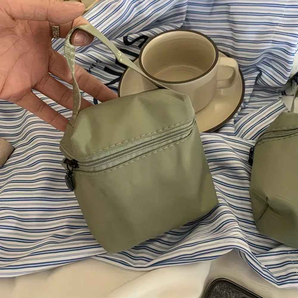 sac de rangement, mini pochette multifonctionnelle, trousse de maquillage portable, idéal pour ranger le rouge à lèvres, les clés et les câbles de charge, plusieurs couleurs disponibles