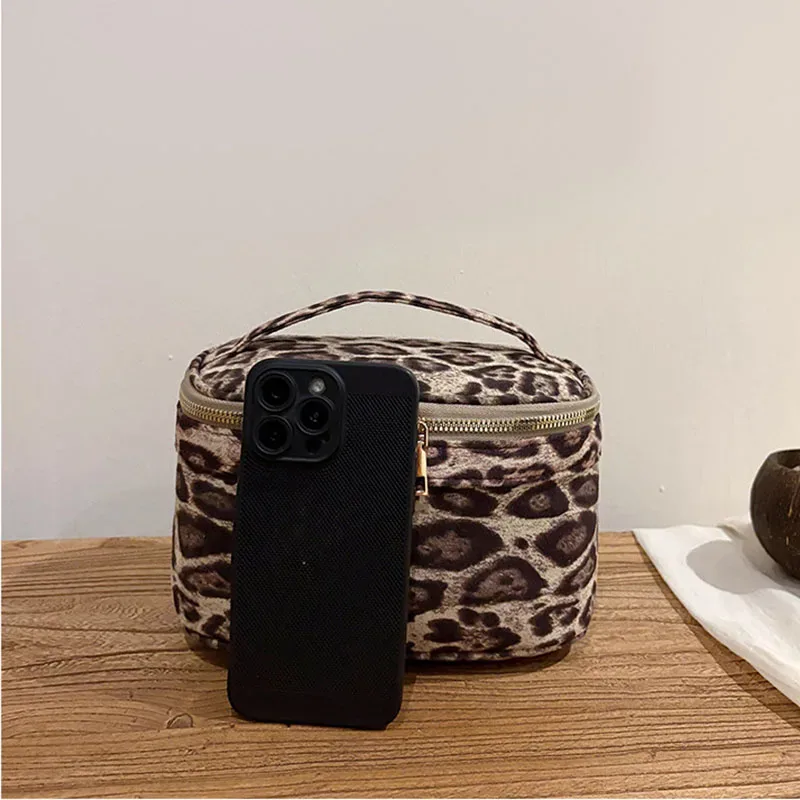 sac à cosmétiques en faux daim pour femmes, sac de voyage de bain de grande capacité, poches de maquillage vintage, sac de rangement à main, boîte de toilette léopard