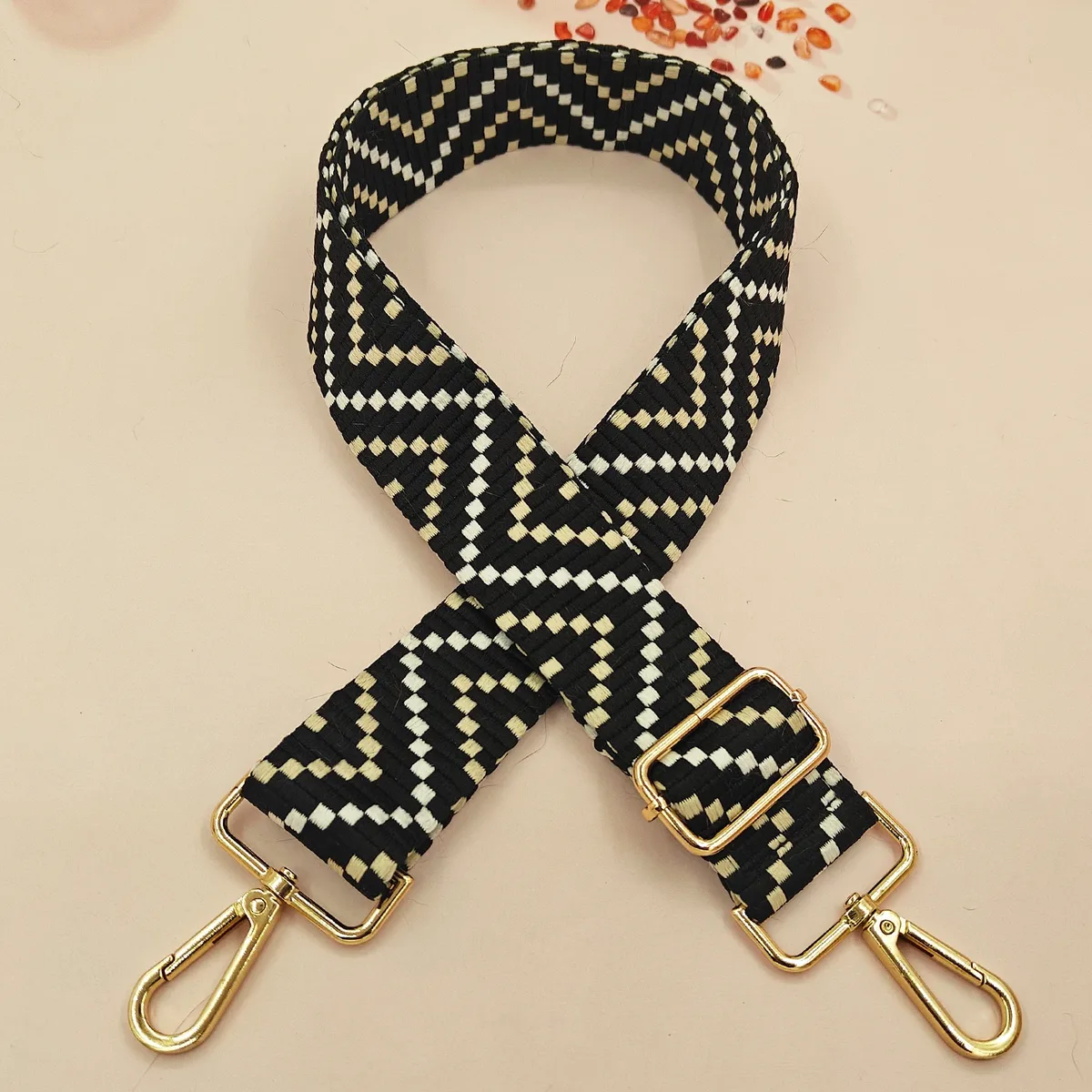 ceinture sac motif géométrique noir blanc beige diagonale zigzag boucles dorées tissu épais résistant voyage accessoire remplacement stylish