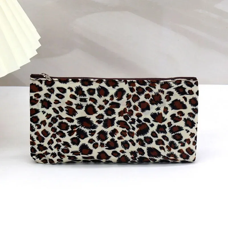 sac à cosmétiques imprimé cœur pour voyage dame lavage pochette de toilette sacs simple mode femmes sacs de maquillage sac à cosmétiques