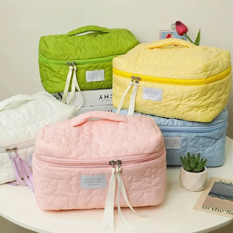 nouvelle trousse de toilette de voyage style ins couleur bonbon, sac de maquillage léger et luxueux pour femme, trousse à rouge à lèvres portable