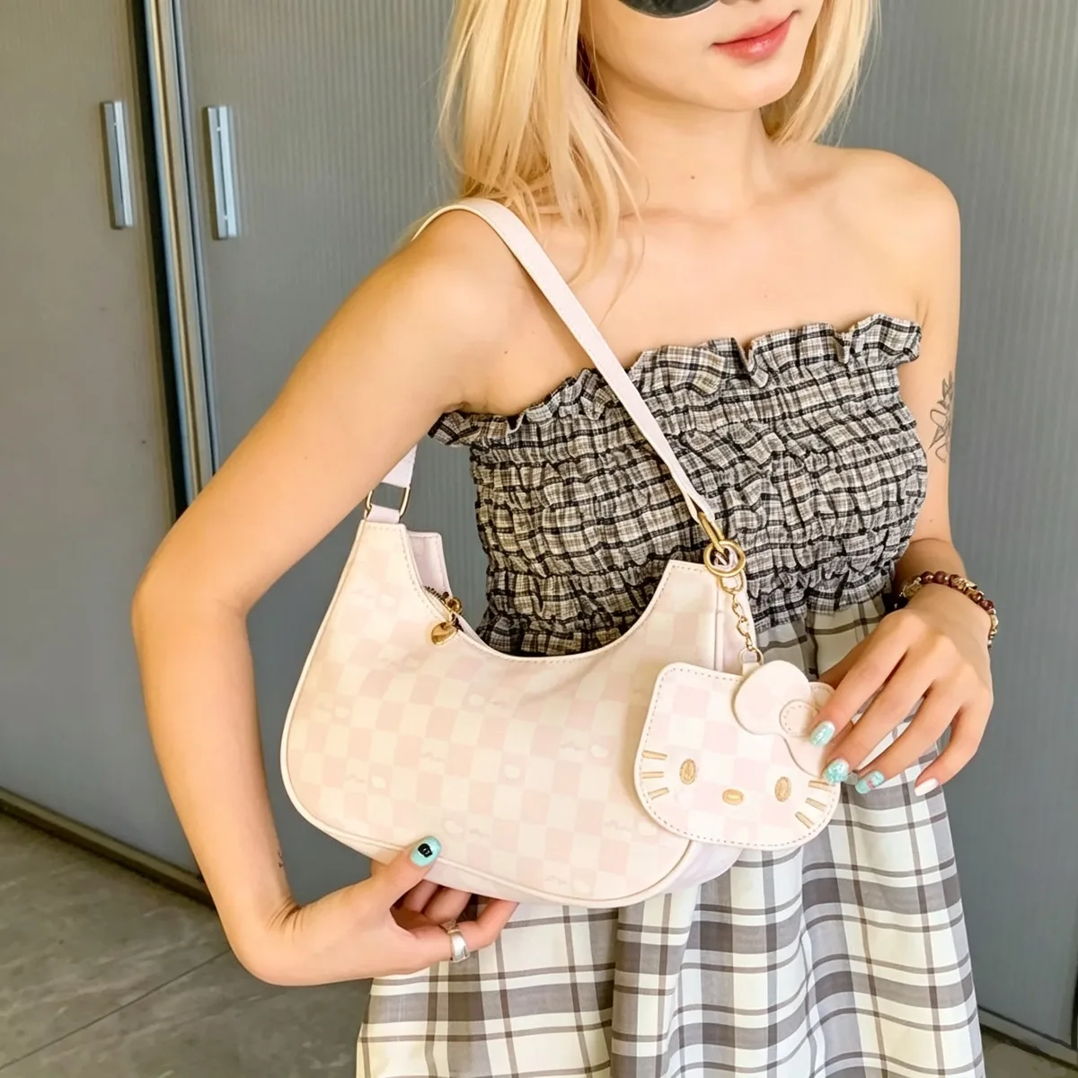 sac à main pour femmes y2k, mignon, à porter sous le bras ou à l'épaule, motif à carreaux, en cuir pu, sac hobo avec pendentif de dessin animé, sac à main quotidien tendance pour filles.