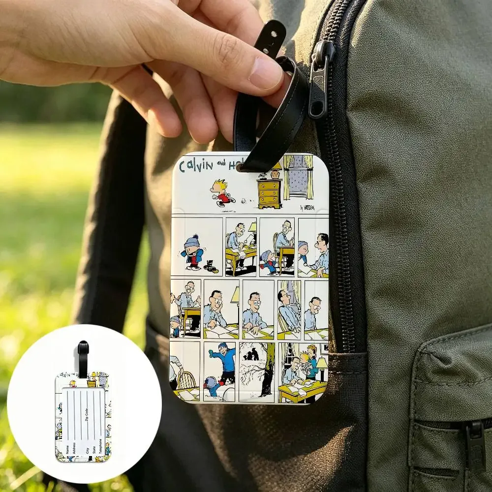 étiquette bagage plastique pvc bleu blanc fond jaune bande dessin animée rectangle sangle lanière anti perdure information carte fournie identification voyage ecole utilisation jour