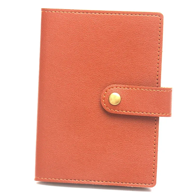 étiquette bagage porte cartes identité voyage accessoires compacts couleurs variées pochettes intérieures fermeture bouton doré usage international