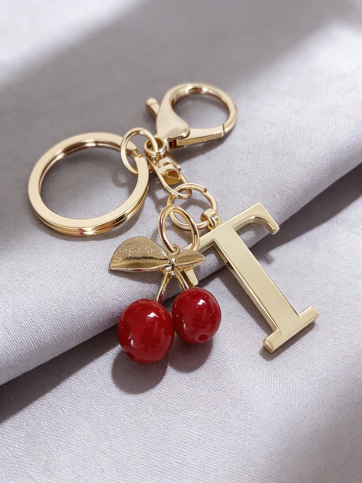 porte-clés élégant en or de qualité supérieure, pendentif 3d alphabet a-z, accessoire cœur rouge, anneau de porte-clés argenté tendance, pour sac/ordinateur portable