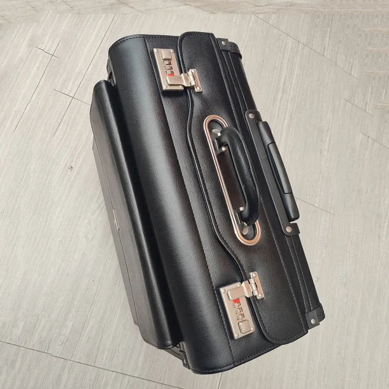 valise à roulettes captain, avocat, hôtesses de l'air, valise trolley, photographie d'affaires, valise de cabine, hôtesses de l'air, train à grande vitesse