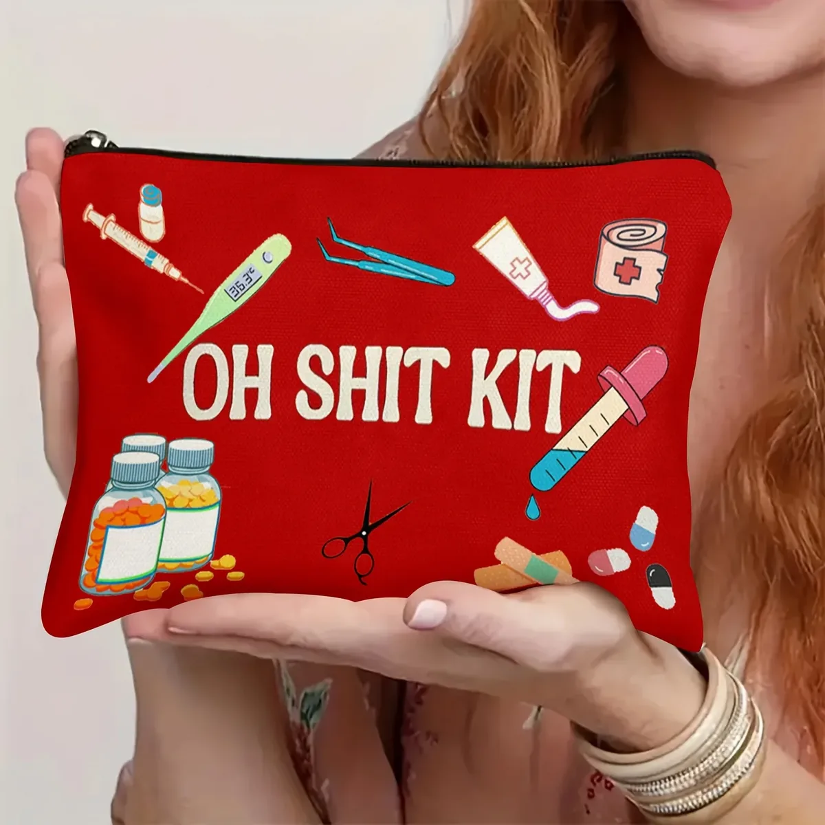 trousse polyester rouge motifs humoristiques poche maquillage voyage santé soins cosmétiques pochette medicale bandages thermomètres pilules seringues