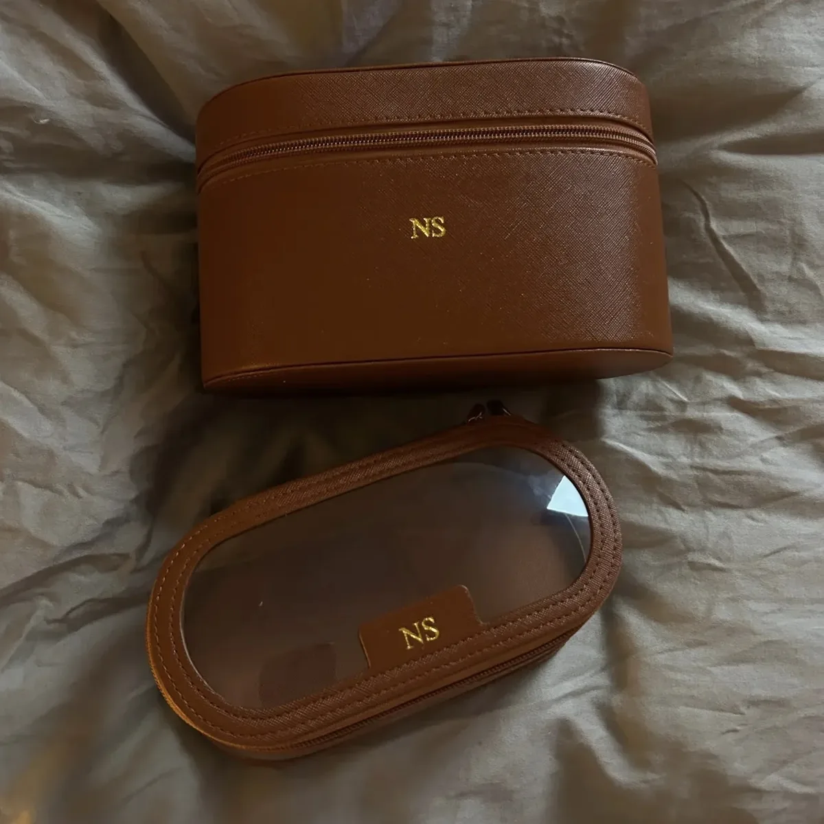 trousse de toilette de voyage en cuir fendu saffiano avec nom personnalisé pour femme, trousse de maquillage, trousse à cosmétiques