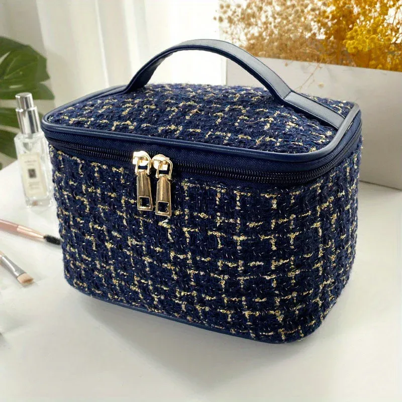 trousse polyester motif tissé diagonale fils dorés blanc noir bleu rouge poignée supérieure fermeture glissière petite valise cosmétique rectangulaire