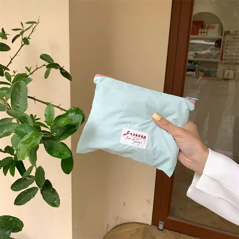 sacs de maquillage monochromes, rouge à lèvres cosmétique simple coréen, sac de rangement pour serviettes hygiéniques, étui à crayons pour étudiants, sacs d'évaluation poudres