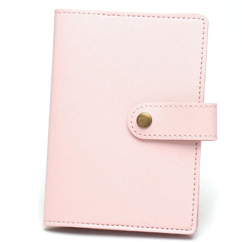 étiquette bagage porte cartes identité voyage accessoires compacts couleurs variées pochettes intérieures fermeture bouton doré usage international