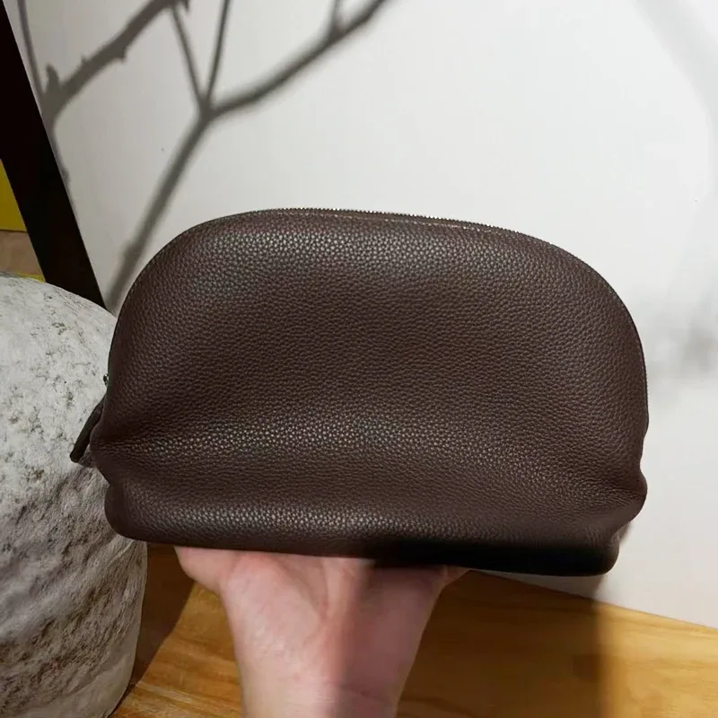 personnaliser les initiales top cowhide grain shell type embrayage sacs de maquillage pour femmes sacs à main de luxe designer 2026 nouveau en peau de vache naturelle petit sac organisateur