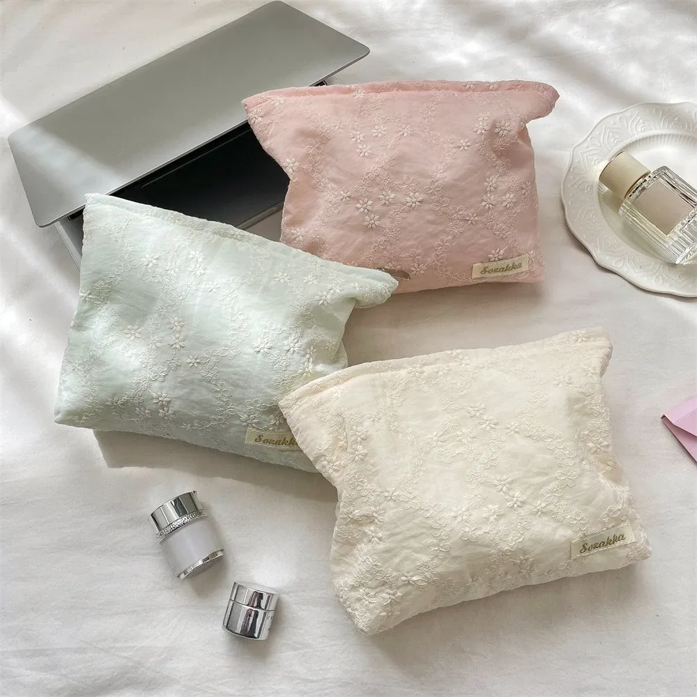 pochette de toilette brodée en dentelle avec fermeture éclair pour femme, organiseur de voyage, trousse de maquillage tendance