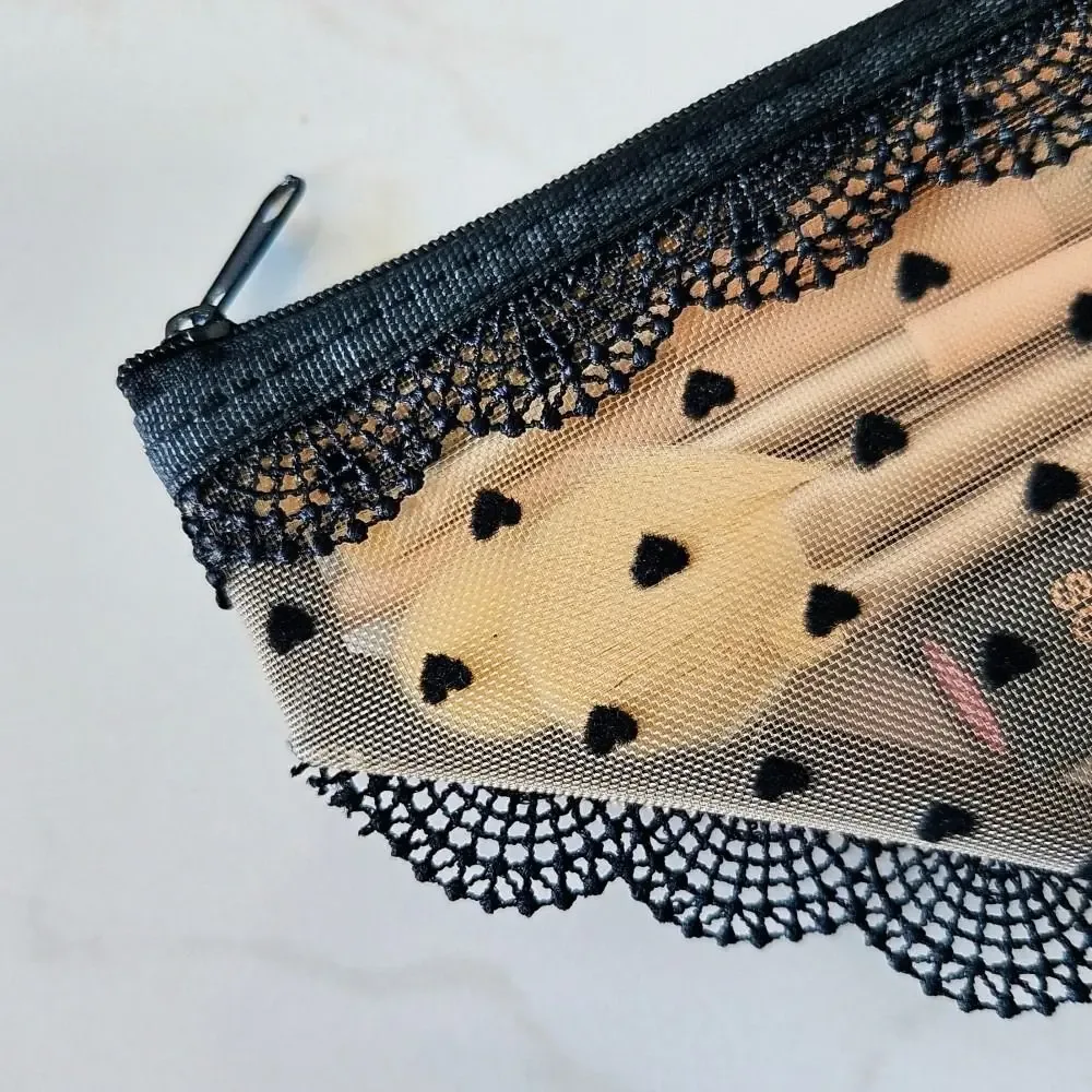 trousse de toilette transparente y2k en dentelle et résille en forme de cœur pour maquillage et cosmétiques – idéale pour les voyages