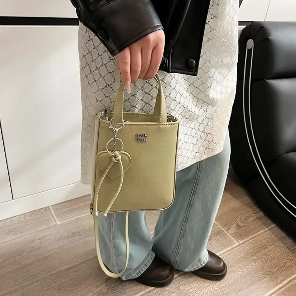 sac à bandoulière en cuir pu pour femmes, petit sac carré chic et polyvalent avec pendentif porte-clés d'amour, sacs à bandoulière de haute qualité
