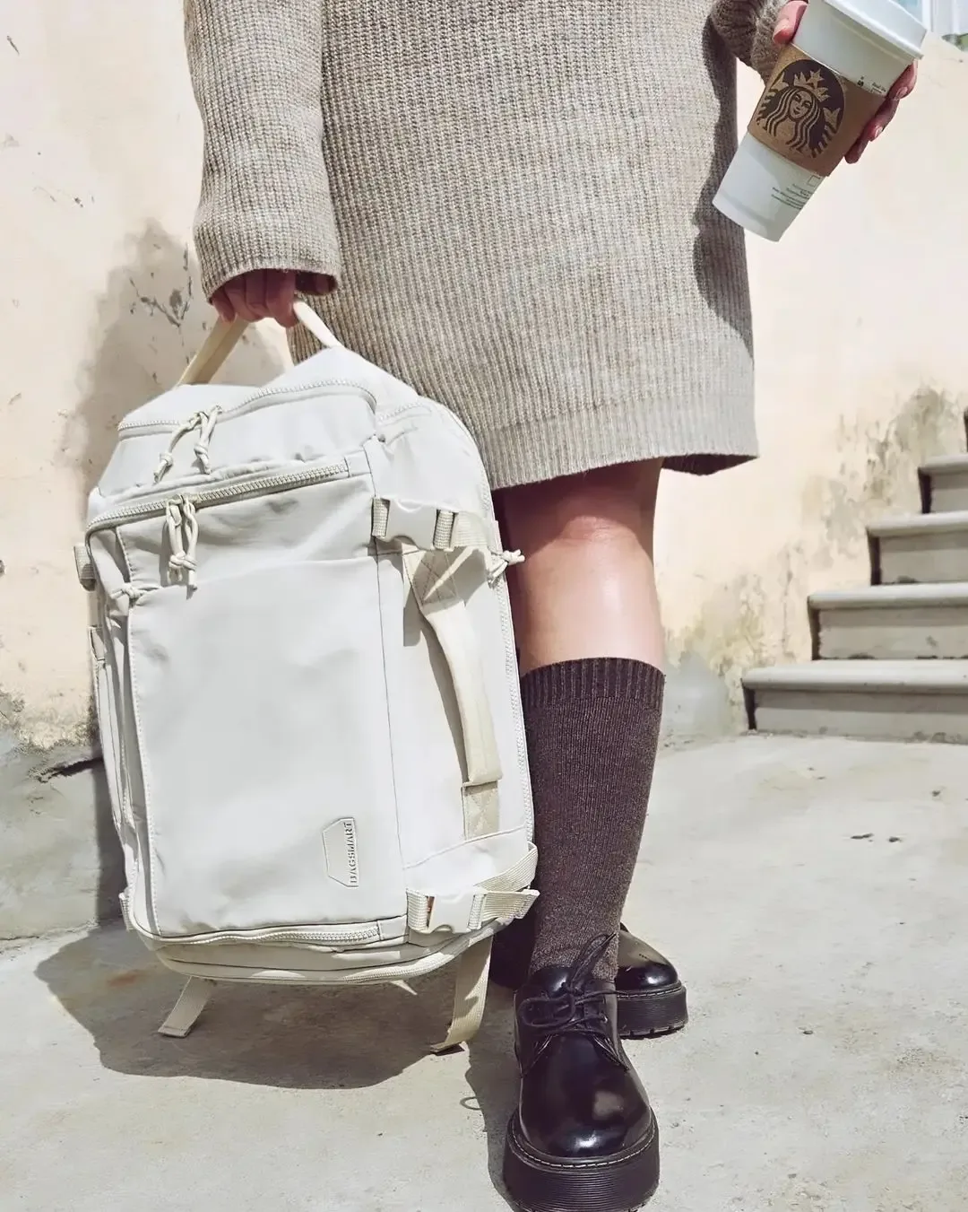 sac dos pvc beige clair poches multiples compression souple usage voyage sport ecole shopping antivol étanche