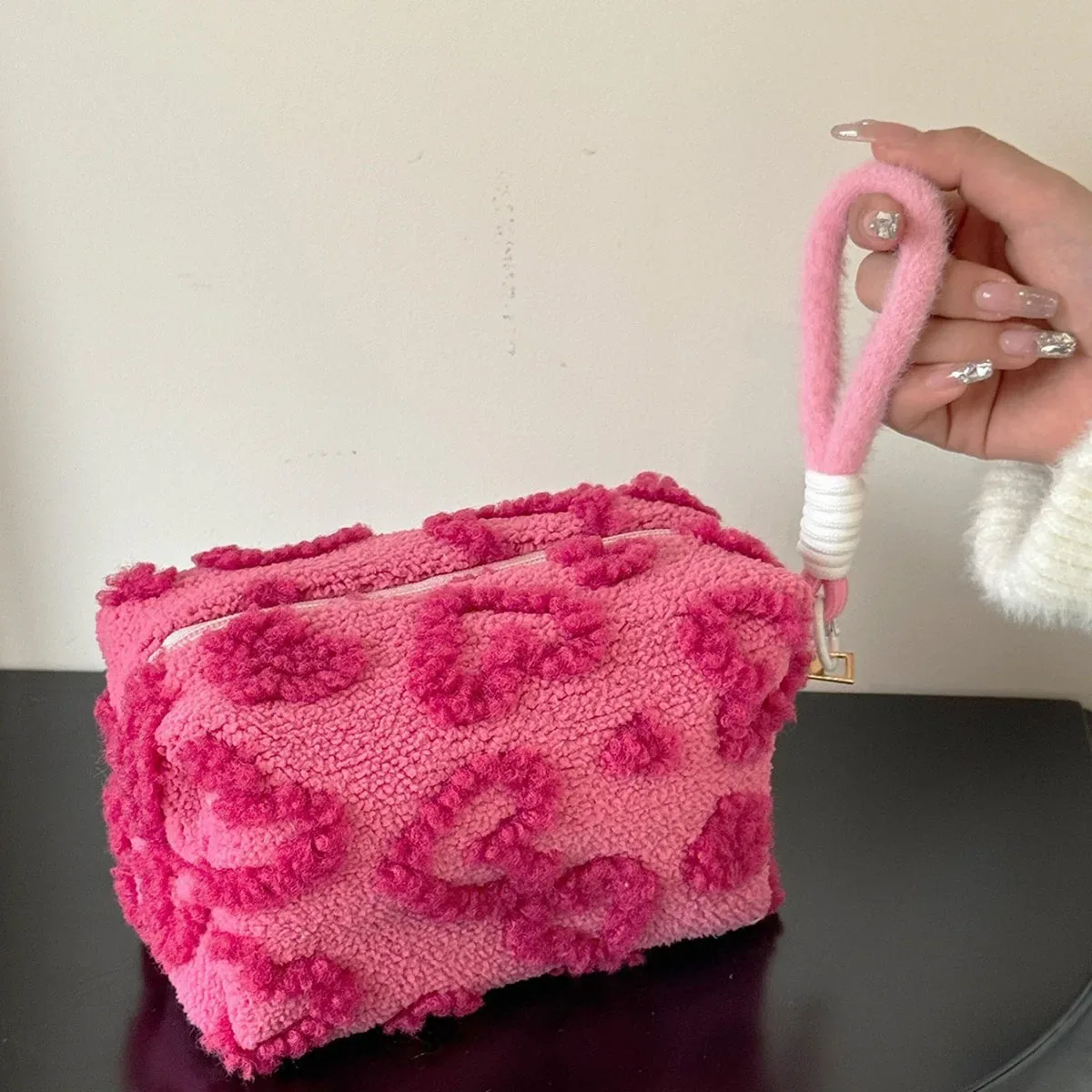 sacs à maquillage en peluche ins avec poignée, sac de rangement cosmétique de voyage doux, organiseur portable imprimé cœur, trousse à crayons, pochette de soirée
