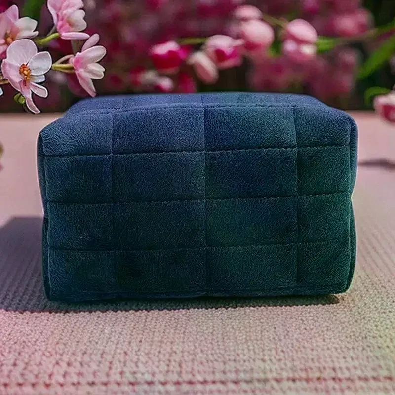 Trousse de maquillage élégante en fourrure pour femmes, grande capacité à fermeture éclair de couleur unie, organisateur de toilette de voyage, pochette de lavage, étui à stylos en peluche