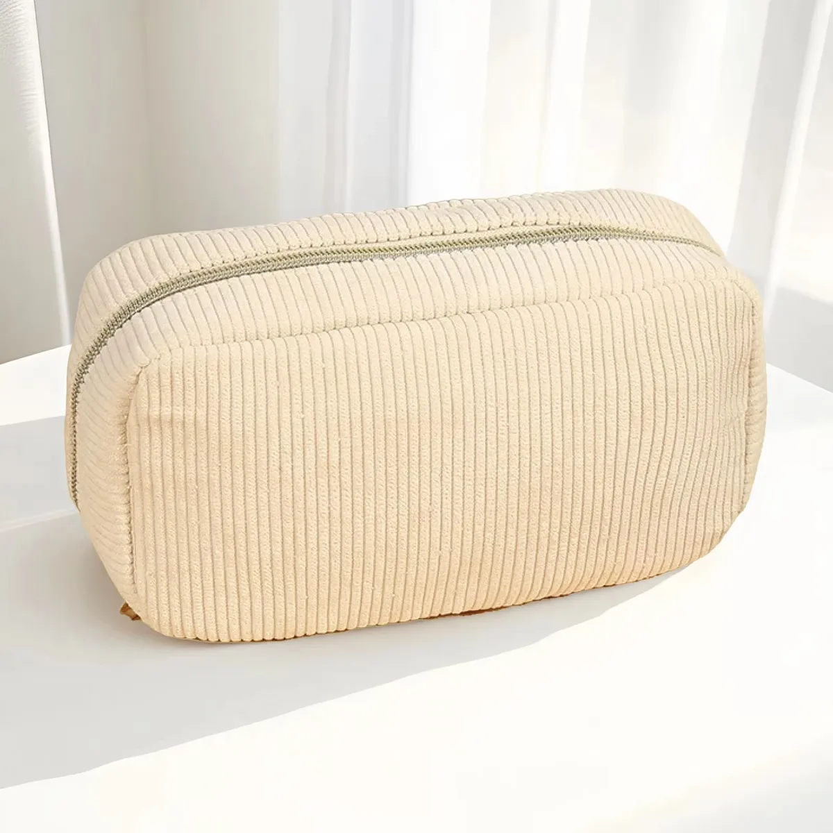 pochette à maquillage en velours côtelé brodée, sac cosmétique personnalisé avec nom, trousse de toilette monogramme, cadeaux pour demoiselles d'honneur, cadeaux pour enterrement de vie de jeune fille