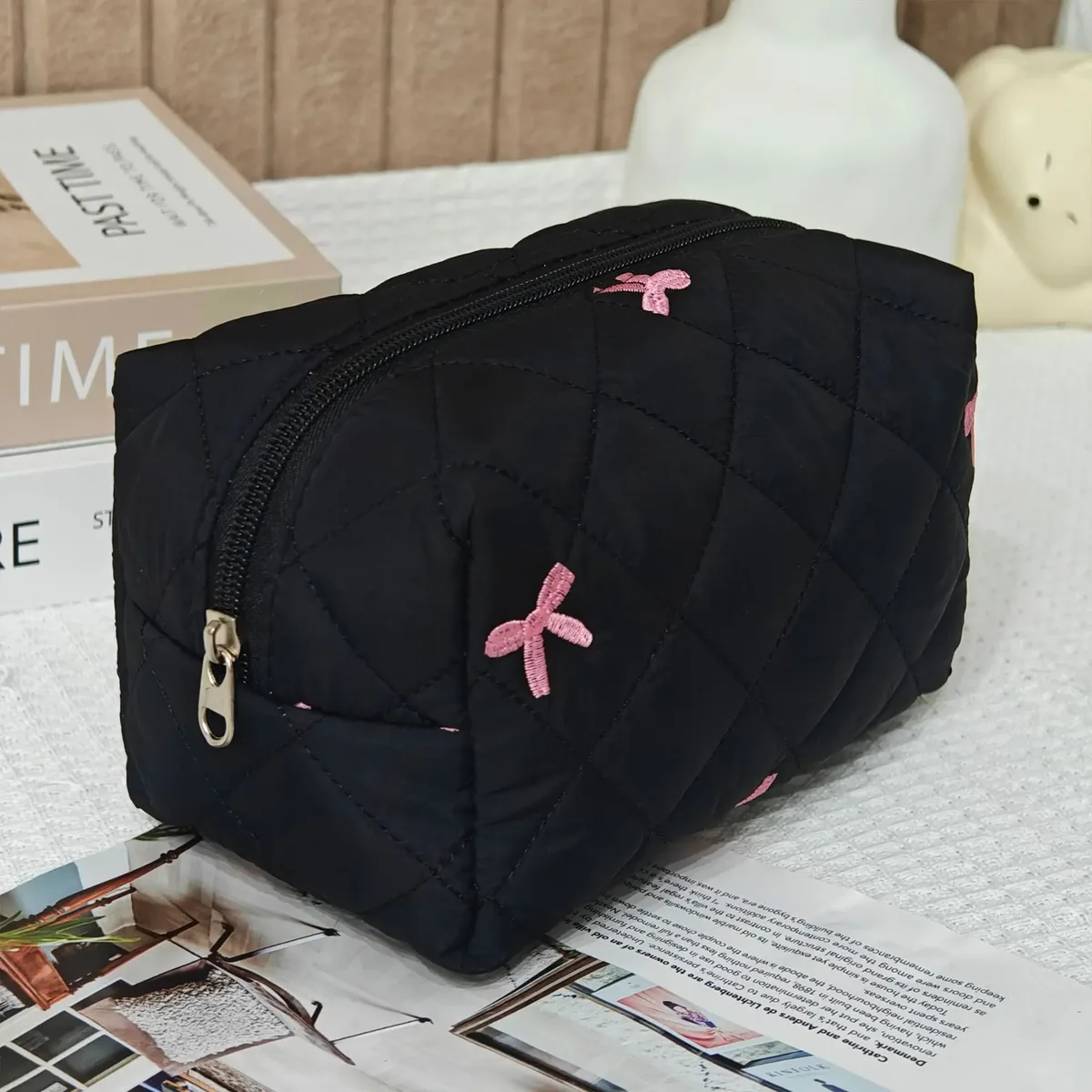 sac de rangement pour femmes, trousse de maquillage portable noire, grande capacité, nœud rose, pochette cosmétique matelassée, sac à main pour dames, articles de toilette de voyage, 2025