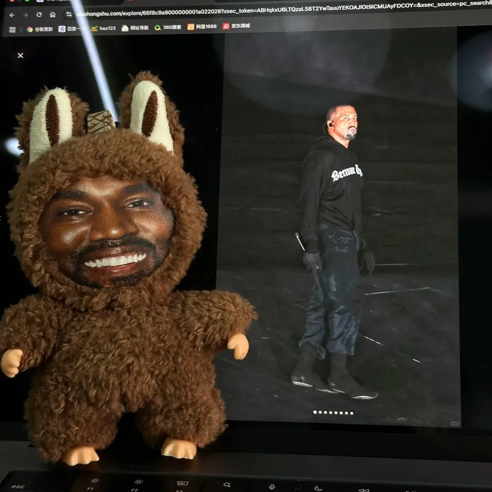 porte-clés hilarant ye meme, pendentif en peluche layeye, star du basketball, accessoire de sac amusant pour rappeur, cadeaux pour fans et sacs à dos