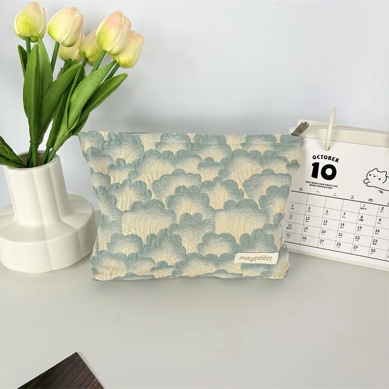 nouveau sac de maquillage vintage fleur en relief de haute qualité pour femmes, sac à cosmétiques, pochette de maquillage en toile de grande capacité, organisateur de voyage