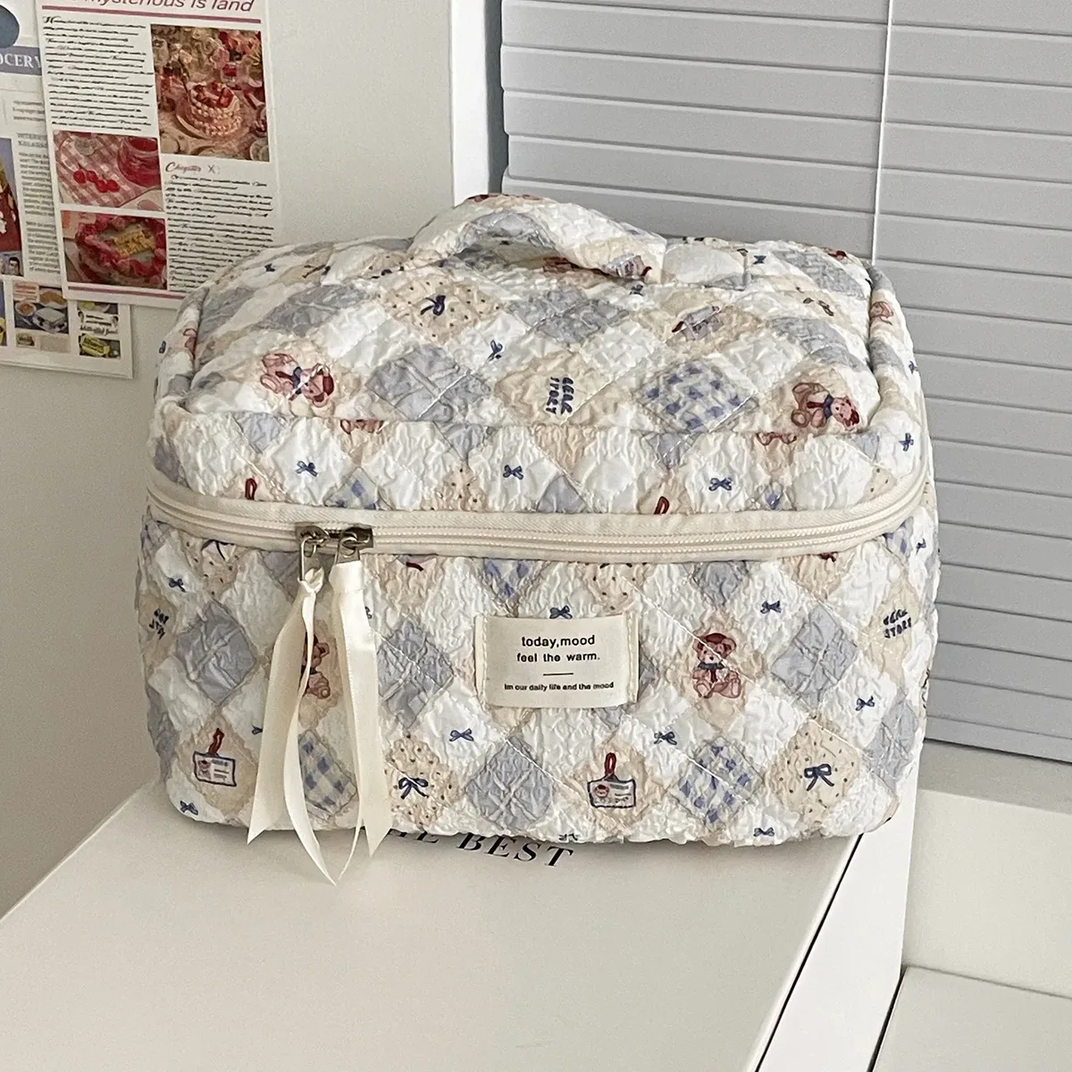 sacs à cosmétiques de voyage portables pour femmes, trousse de maquillage, sac à main d'embrayage, sac de rangement de toilette matelassé, grande capacité, ours de dessin animé