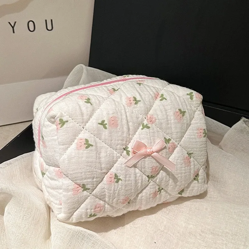 sac de rangement de maquillage matelassé à fleurs, organisateur de voyage portable, pochette de toilette cosmétique, sac à main de maquillage mignon, pochette