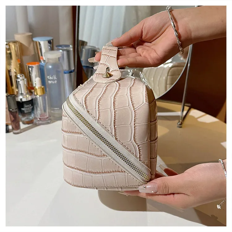 trousse de maquillage grande capacité à motif crocodile, sac de rangement portable de haute qualité, pochette cosmétique durable et tendance pour les voyages quotidiens
