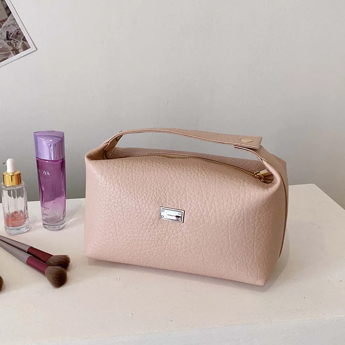 nouveau sac de rangement en pu, trousse de toilette à main de grande capacité à la mode, trousse de maquillage portable multifonctionnelle sur mesure pour femmes