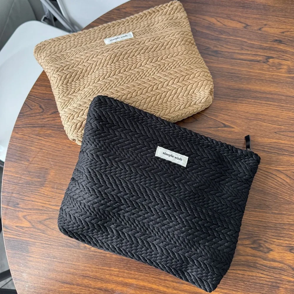 1 sac à maquillage en tissu tissé avec fermeture éclair, pochette minimaliste pour femme, trousse de toilette, cadeau idéal pour les voyages et l'usage quotidien