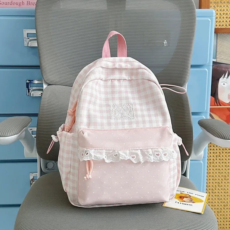 sac à dos décontracté à carreaux de grande capacité pour l'école, les voyages, les activités de plein air et l'usage quotidien, adapté aux élèves du collège et du lycée et aux étudiants.