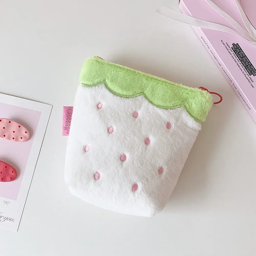 trousse de maquillage en peluche fraise portable, étui à rouge à lèvres et écouteurs, pochette de rangement pour étudiants, petite trousse cosmétique