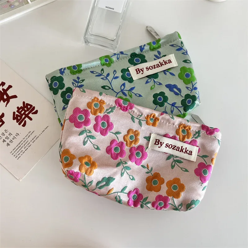 sac de rangement pour cosmétiques de voyage pour femmes, fleurs en relief français, portefeuille mignon, kits de maquillage, sacs à main, étui à crayons pour téléphone, sac d'évaluateurs