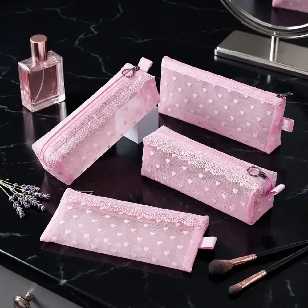 pochette de maquillage transparente ins avec bordure florale et cœur en dentelle, sac de rangement pour cosmétiques et articles de toilette pour le voyage