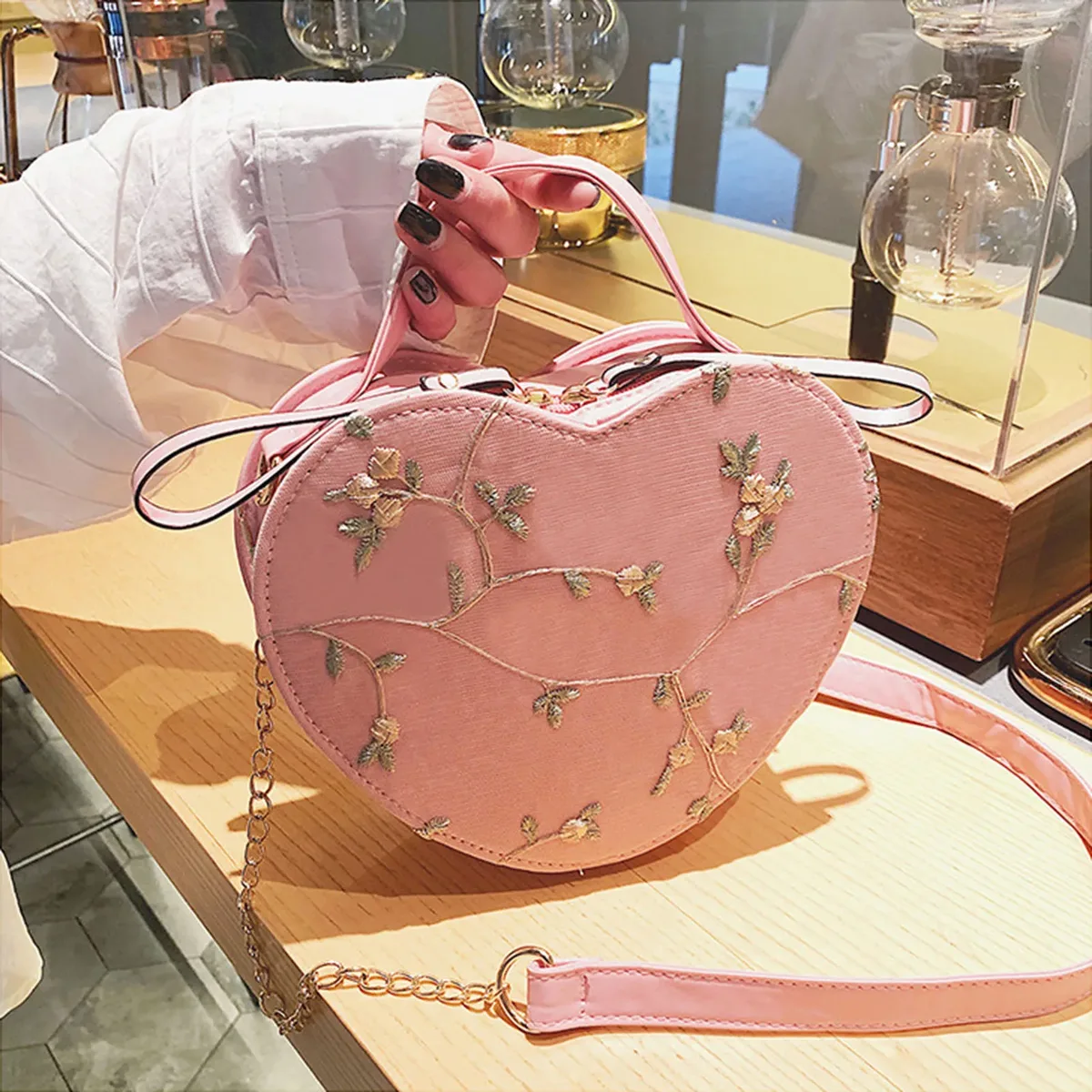 sac à bandoulière en dentelle pour femmes, sac à bandoulière en cuir pu, sac à main de mode avec sangle en chaîne pour cadeau de saint valentin 21x17x6cm