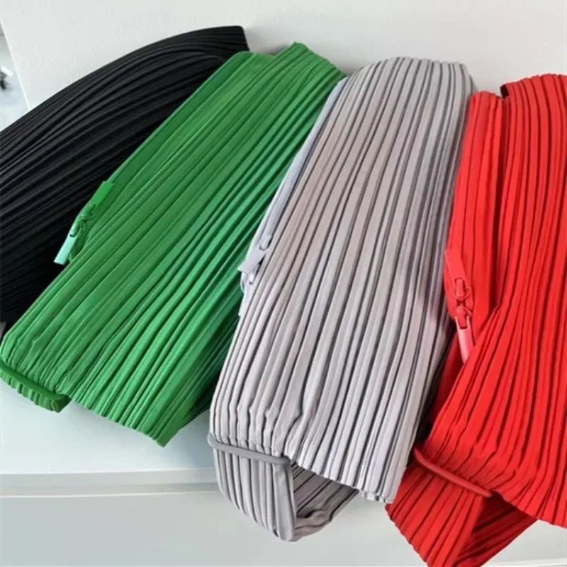 sac bandoulière miyake japonais décontracté et sportif, plissé, style gyoza, pour hommes et femmes, avec grande capacité et fermeture éclair simple -- sans étiquette