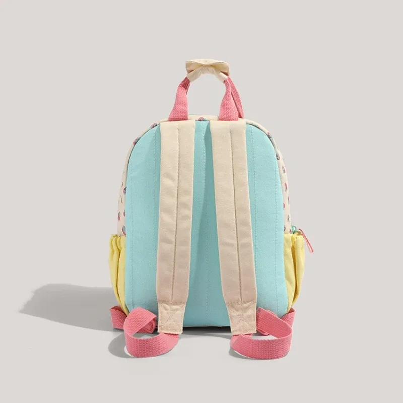 sac à dos imprimé fraise avec nom brodé, joli sac en toile contrastée dopamine, léger, idéal pour un usage quotidien, voyage pour les enfants