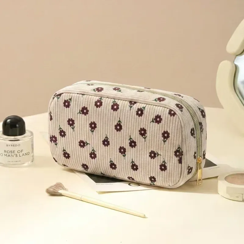 pochette de maquillage portable en velours côtelé pour femmes, pochette de rangement minimaliste pour cosmétiques de voyage, organiseur doux pour les articles de beauté quotidiens