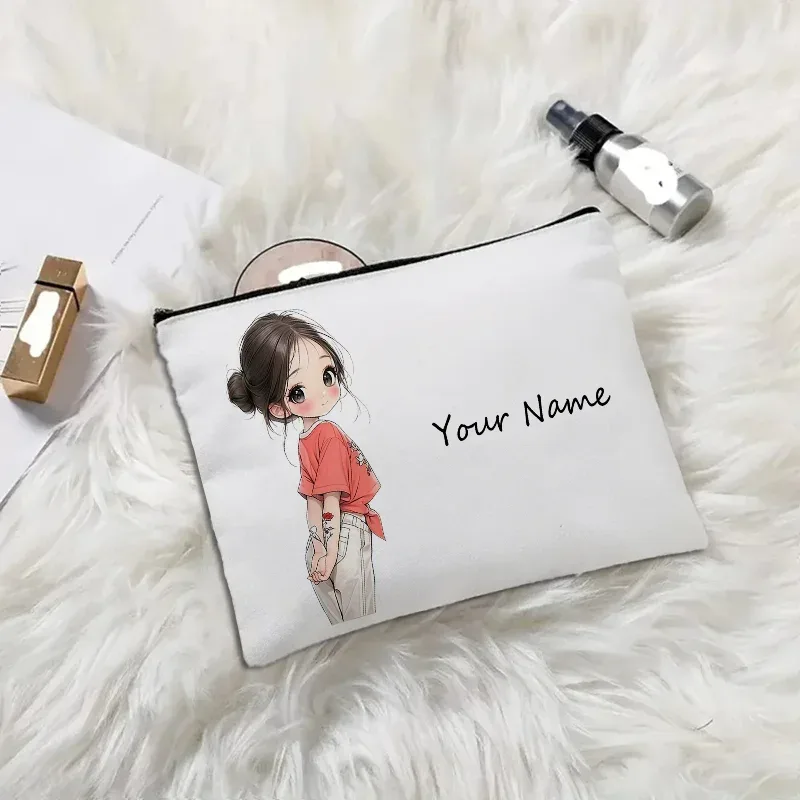 trousse de maquillage personnalisée en toile avec nom, pochette cosmétique imprimée fille cartoon, organisateur de voyage personnalisé à fermeture éclair pour femme, idéal cadeau