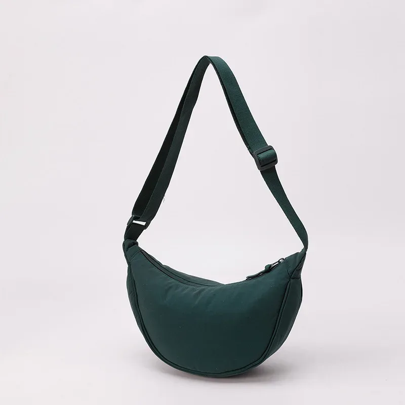 sac bandoulière polyvalent en nylon léger, durable et élégant, disponible en plus de 20 couleurs vibrantes pour un usage quotidien, les voyages et les sorties.