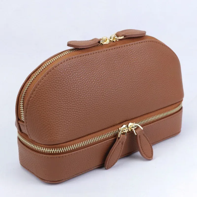 trousse cosmétiques cuir grainé noire zip doré lettres mb voyage maquillage bijoux transport demi professionnelle usage journalier