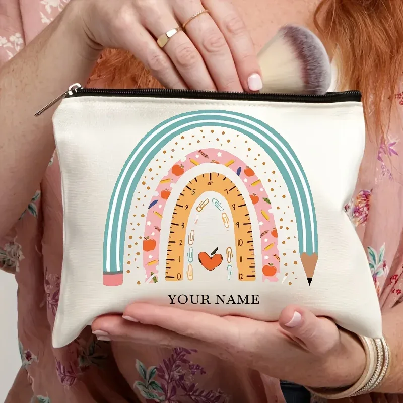 cadeau exclusif pour enseignant : trousse de maquillage personnalisable avec nom, règle et crayon à motif arc-en-ciel – idéal pour la fête des enseignants