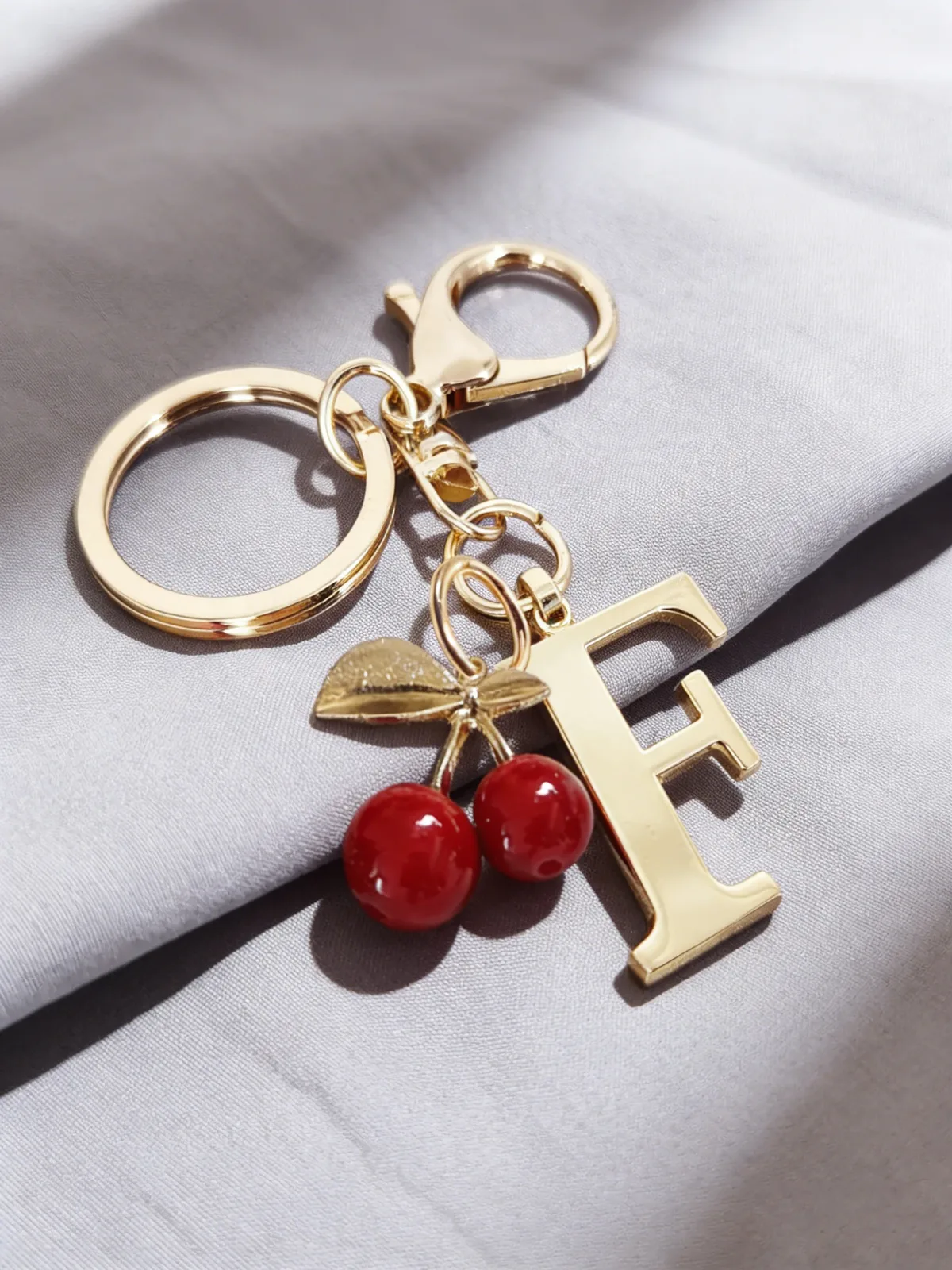 porte-clés élégant en or de qualité supérieure, pendentif 3d alphabet a-z, accessoire cœur rouge, anneau de porte-clés argenté tendance, pour sac/ordinateur portable