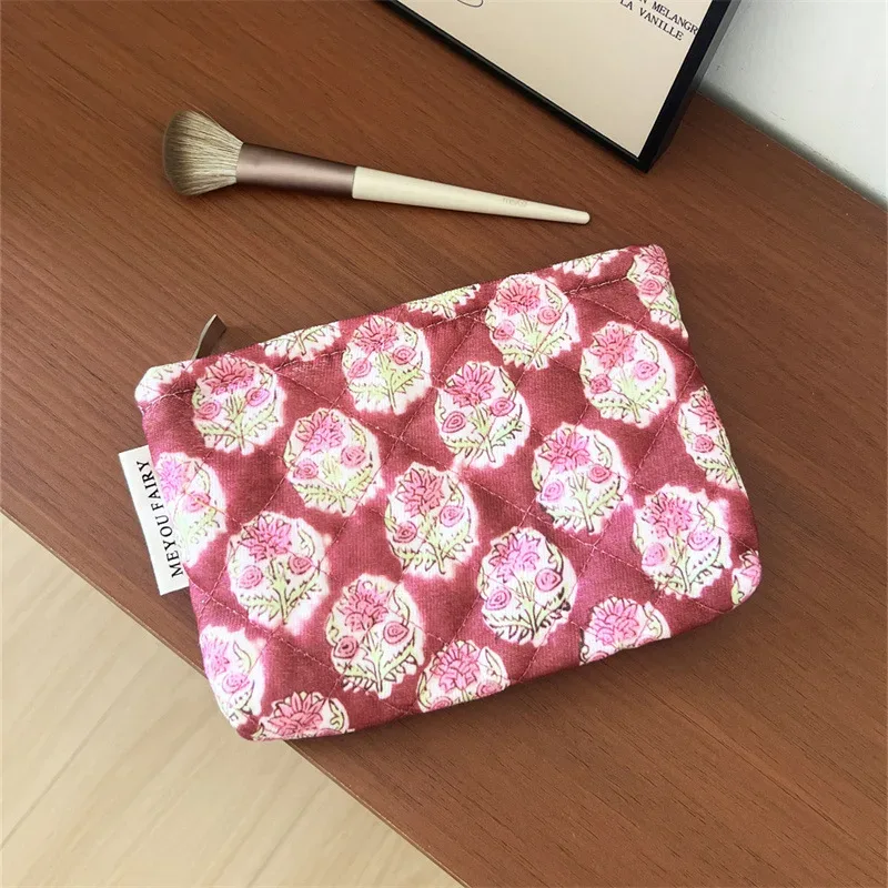 sac de rangement à fleurs rétro pour femmes, pochette légère et portable pour dames, sacs à cosmétiques, trousse de maquillage de voyage en coton matelassé