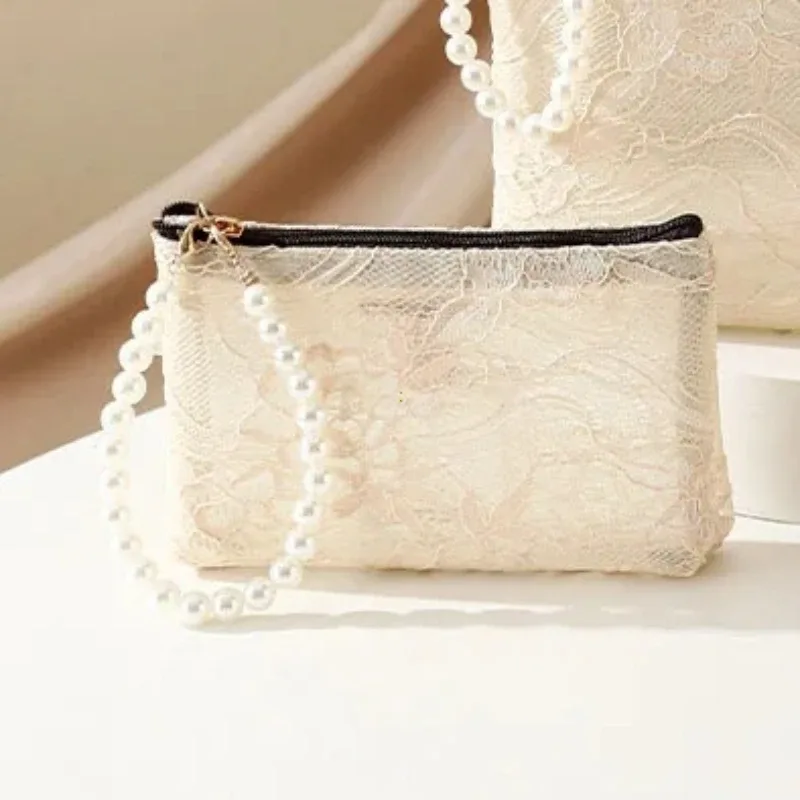 pochette à cosmétiques douce avec chaîne de perles d'imitation pour femmes, petit sac de maquillage en dentelle, organisateur de voyage, sac à main pour pièces de monnaie cosmétiques